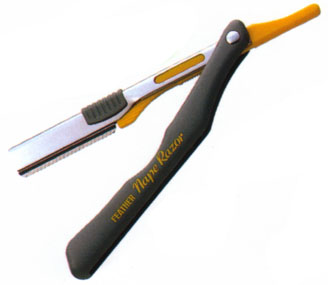 FEATHER NAPE RAZOR